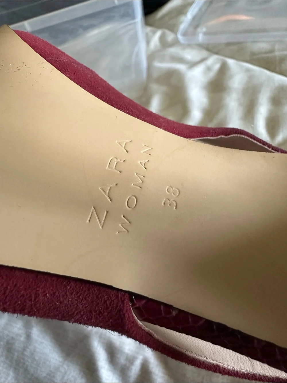 Pointed velvet croc heels - Picture 7 of 8